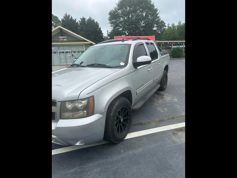 2011 Chevrolet Avalanche LT 2WD