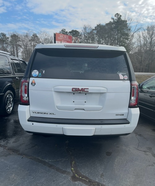 GMC Yukon XL SLT 1/2 Ton 2WD 2015