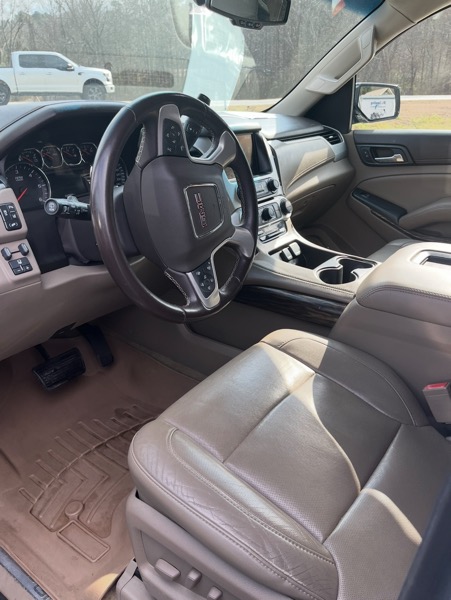 GMC Yukon XL SLT 1/2 Ton 2WD 2015