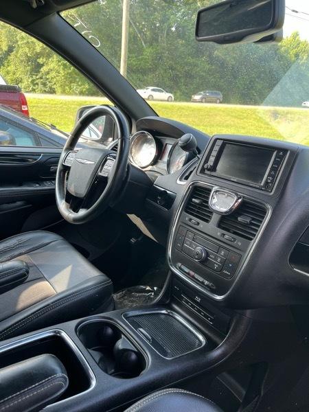 Chrysler Town & Country S 2015