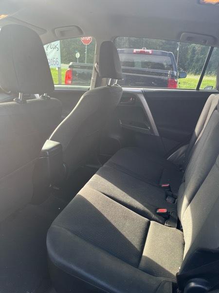 Toyota RAV4 LE FWD 2016