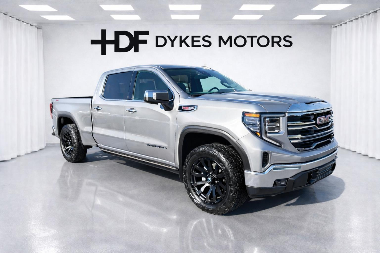 2023 GMC Sierra 1500 SLT's photo