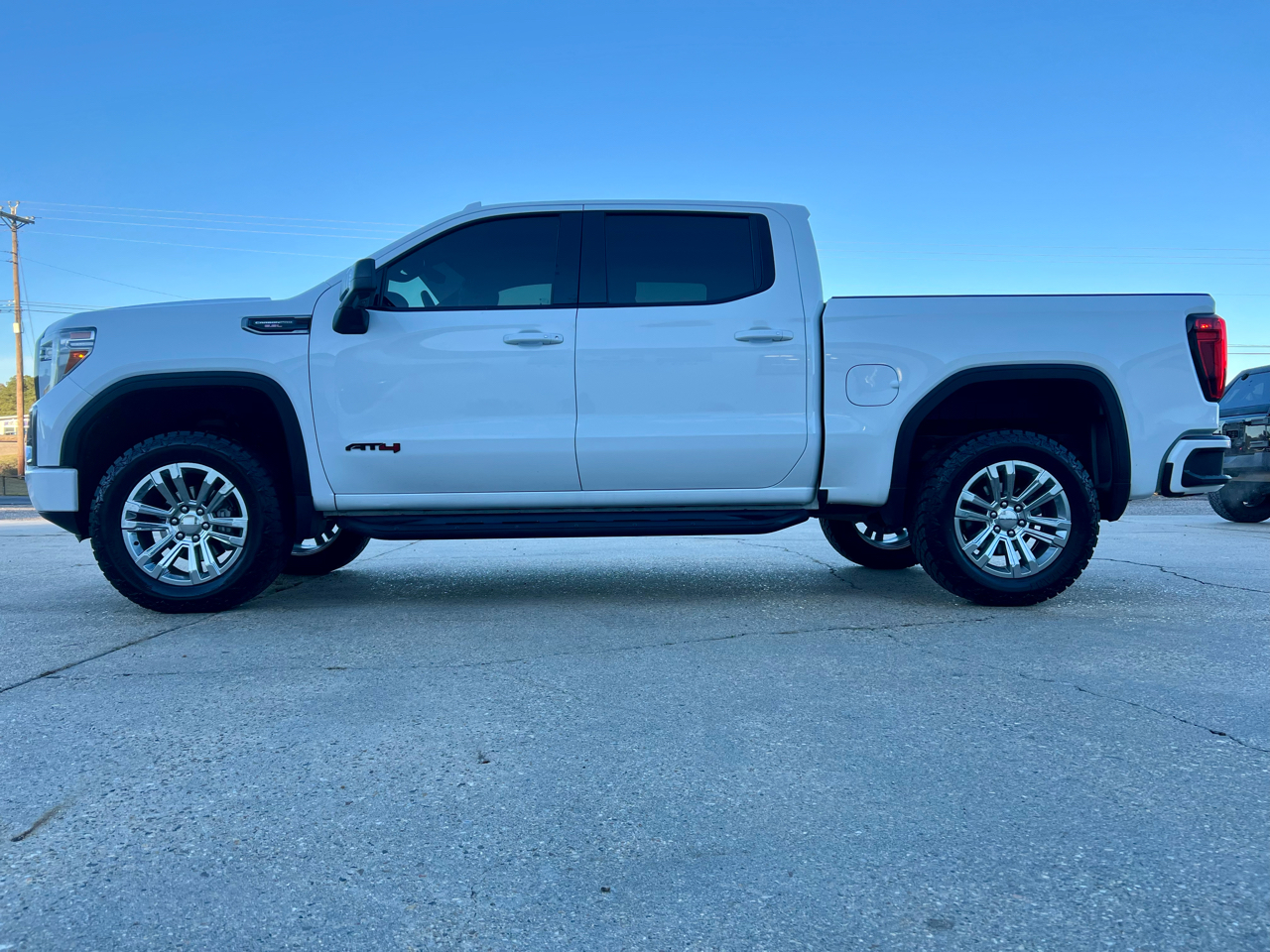GMC Sierra 1500 AT4 Crew Cab 4WD SWB 2020