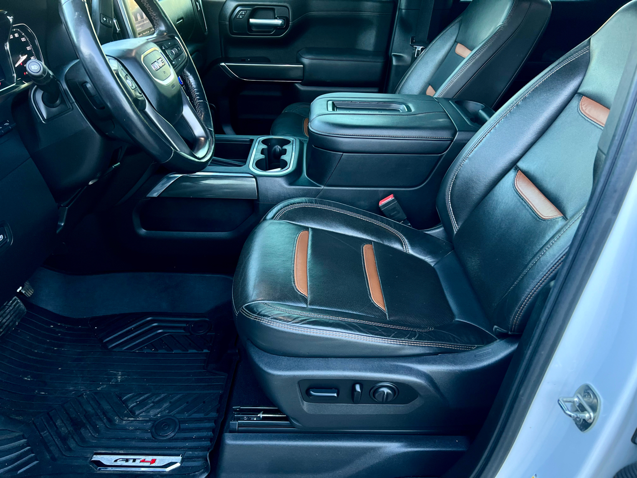 GMC Sierra 1500 AT4 Crew Cab 4WD SWB 2020