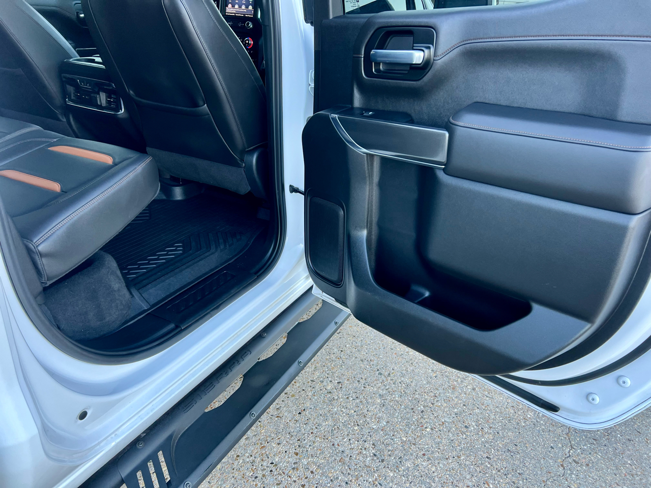 GMC Sierra 1500 AT4 Crew Cab 4WD SWB 2020