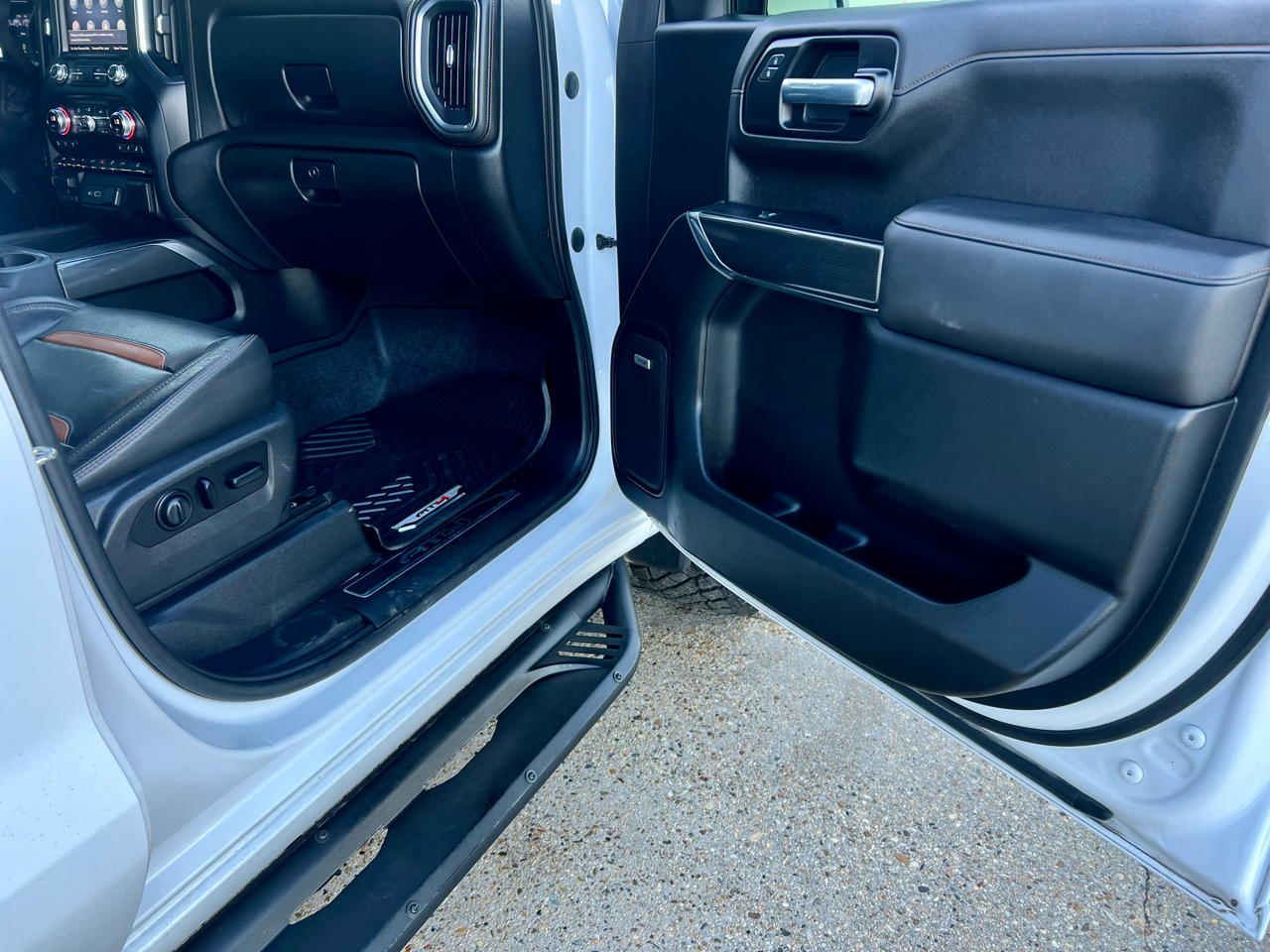 GMC Sierra 1500 AT4 Crew Cab 4WD SWB 2020