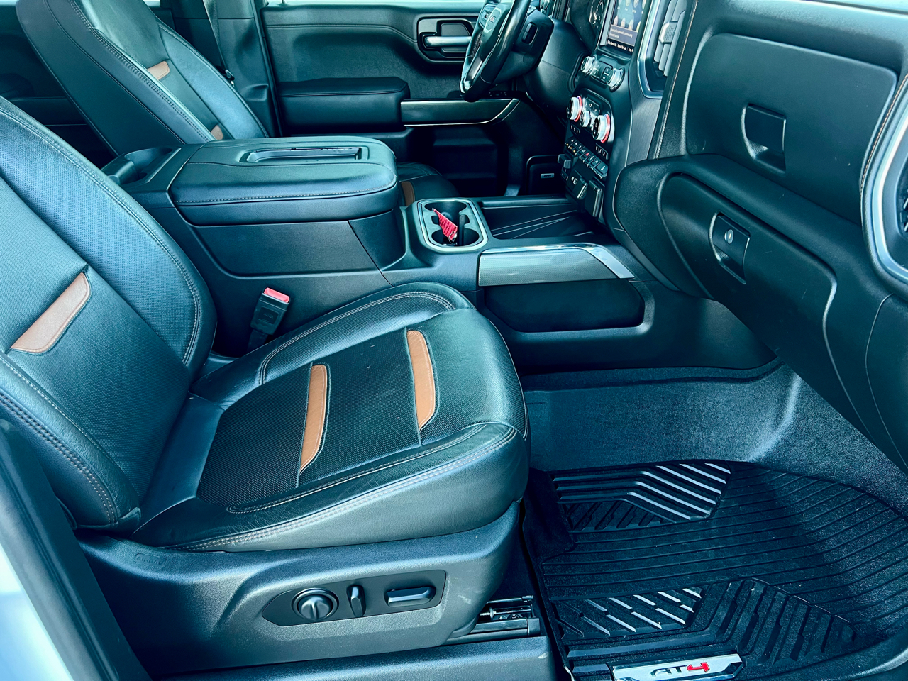 GMC Sierra 1500 AT4 Crew Cab 4WD SWB 2020