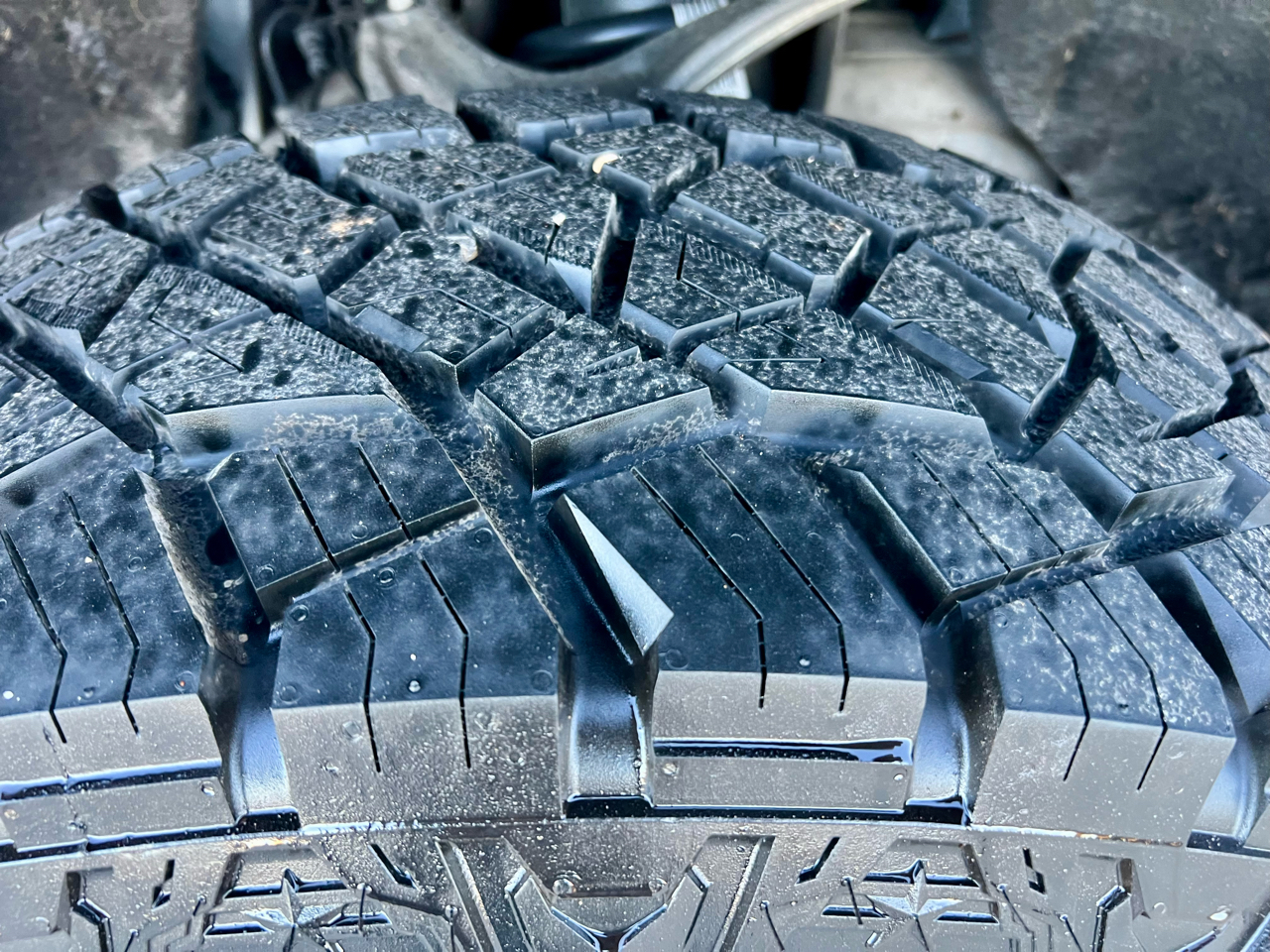 GMC Sierra 1500 AT4 Crew Cab 4WD SWB 2020