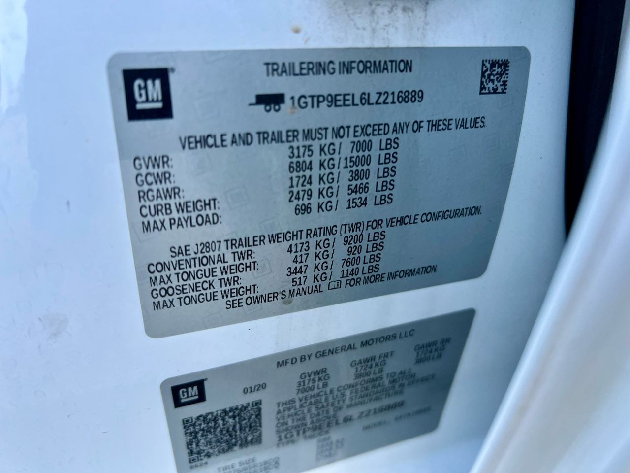 GMC Sierra 1500 AT4 Crew Cab 4WD SWB 2020