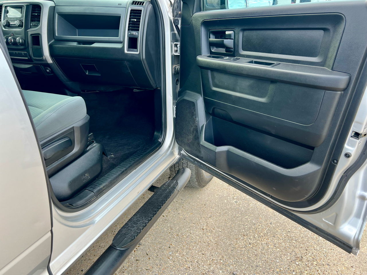 RAM 2500 4WD Crew Cab 149" Tradesman 2016