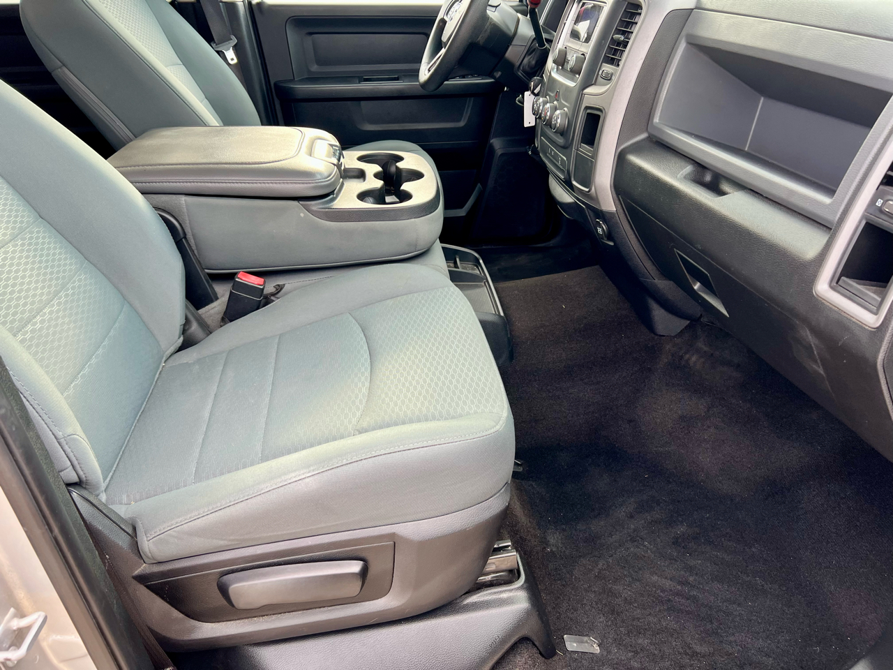 RAM 2500 4WD Crew Cab 149" Tradesman 2016