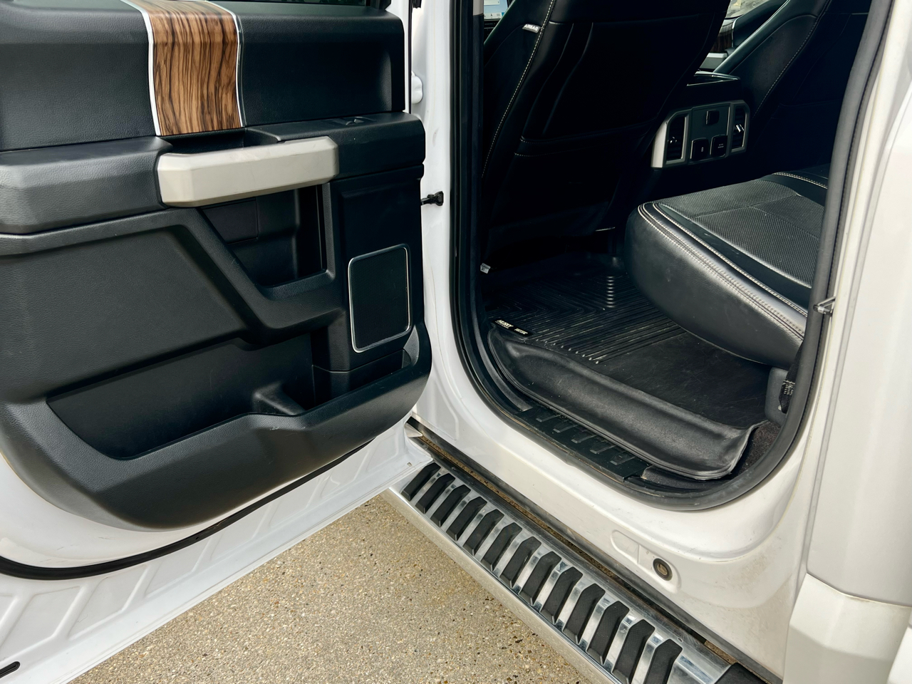 Ford F-150 Lariat SuperCrew 4WD 2018