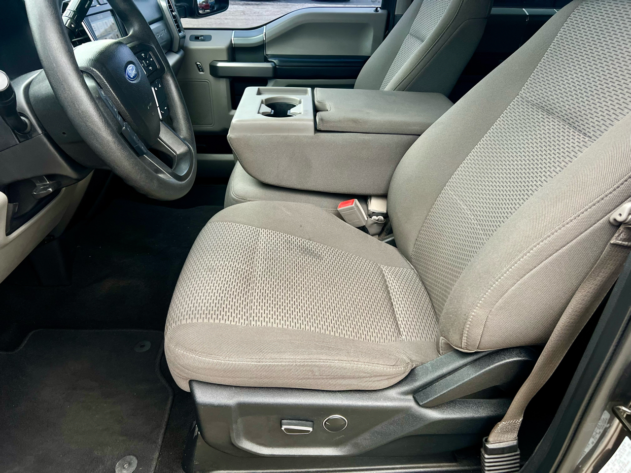 Ford Super Duty F-250 SRW XLT 4WD Crew Cab 6.75' Box 2017