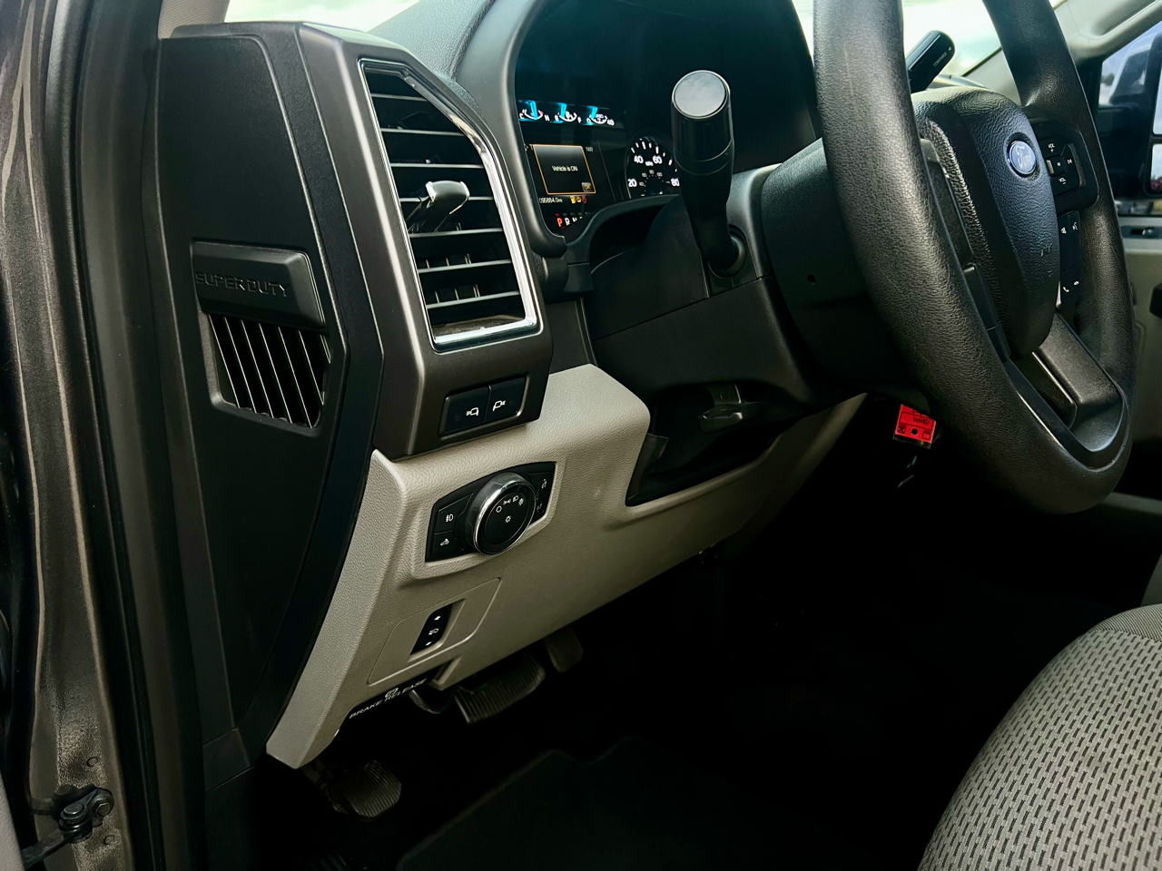 Ford Super Duty F-250 SRW XLT 4WD Crew Cab 6.75' Box 2017