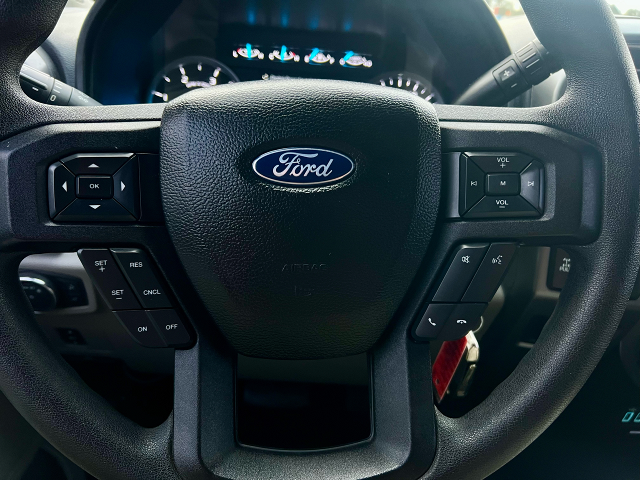 Ford Super Duty F-250 SRW XLT 4WD Crew Cab 6.75' Box 2017