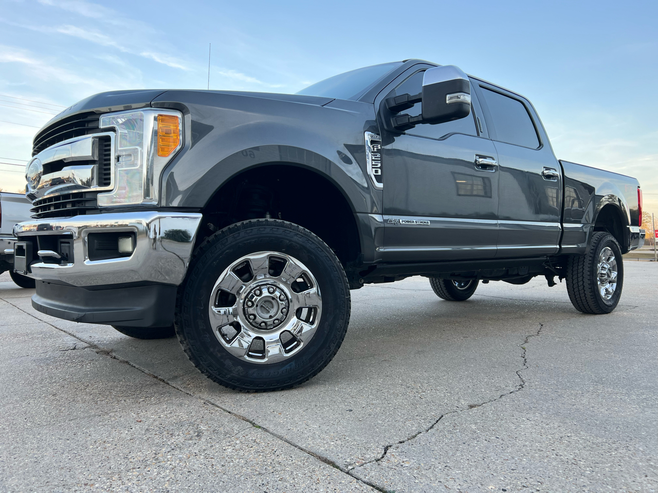 Ford Super Duty F-250 SRW XLT 4WD Crew Cab 6.75' Box 2017