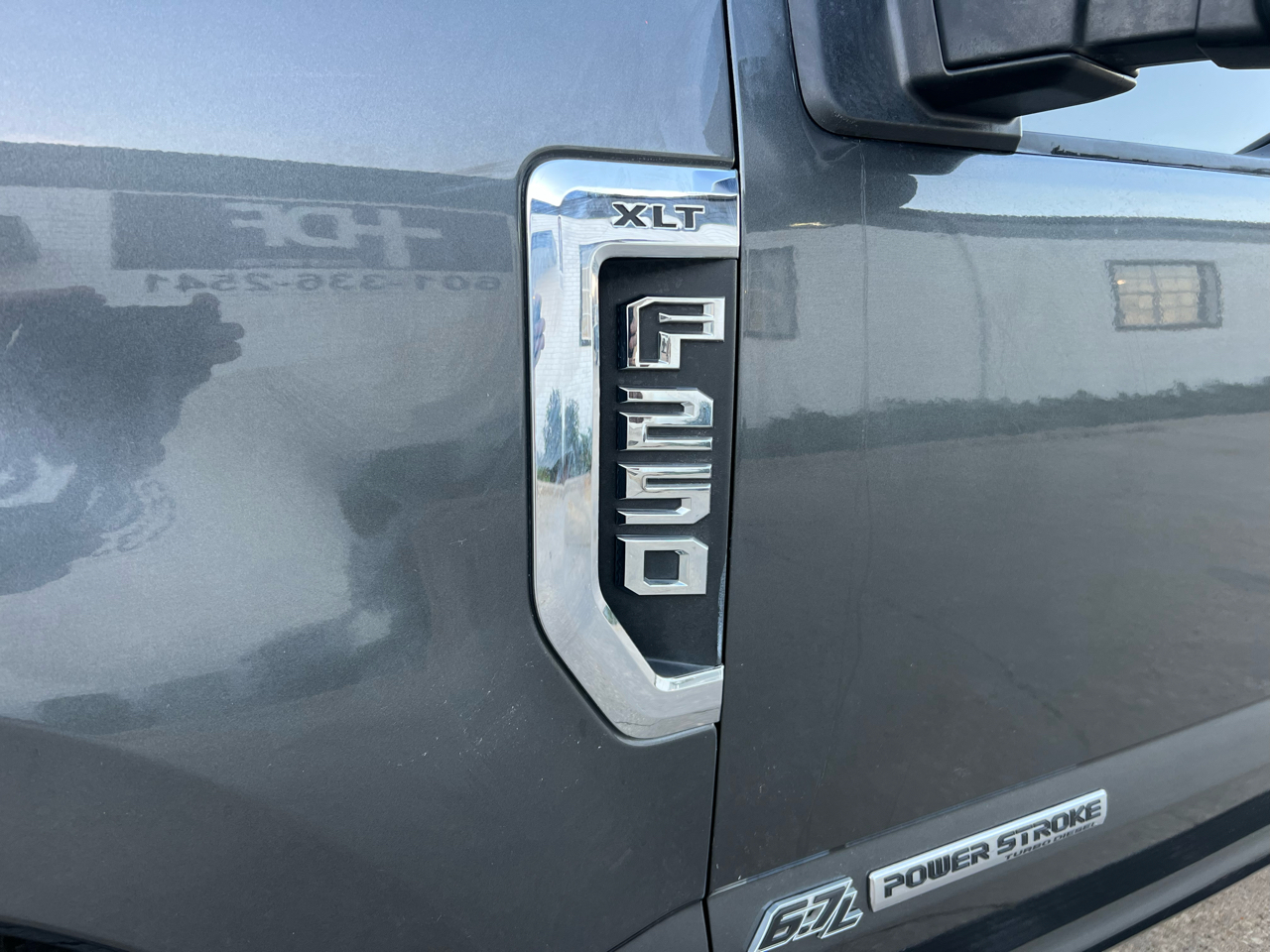 Ford Super Duty F-250 SRW XLT 4WD Crew Cab 6.75' Box 2017