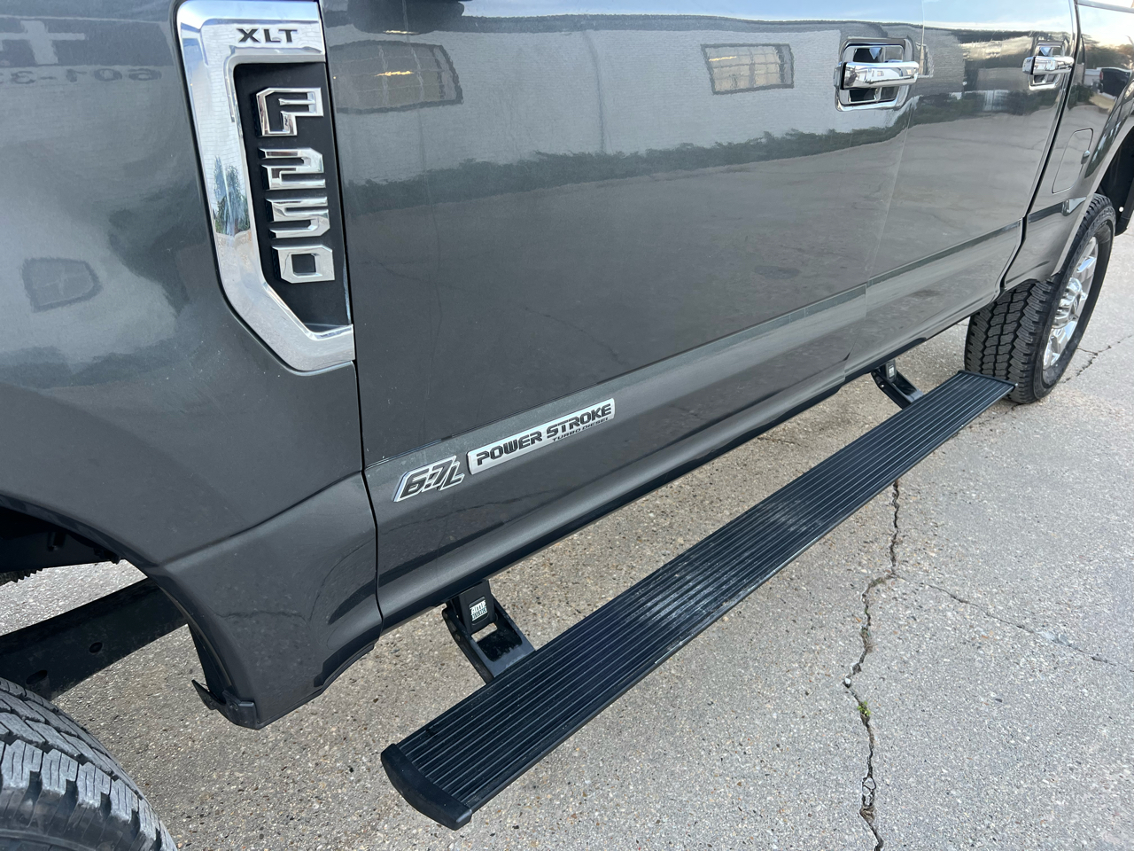 Ford Super Duty F-250 SRW XLT 4WD Crew Cab 6.75' Box 2017