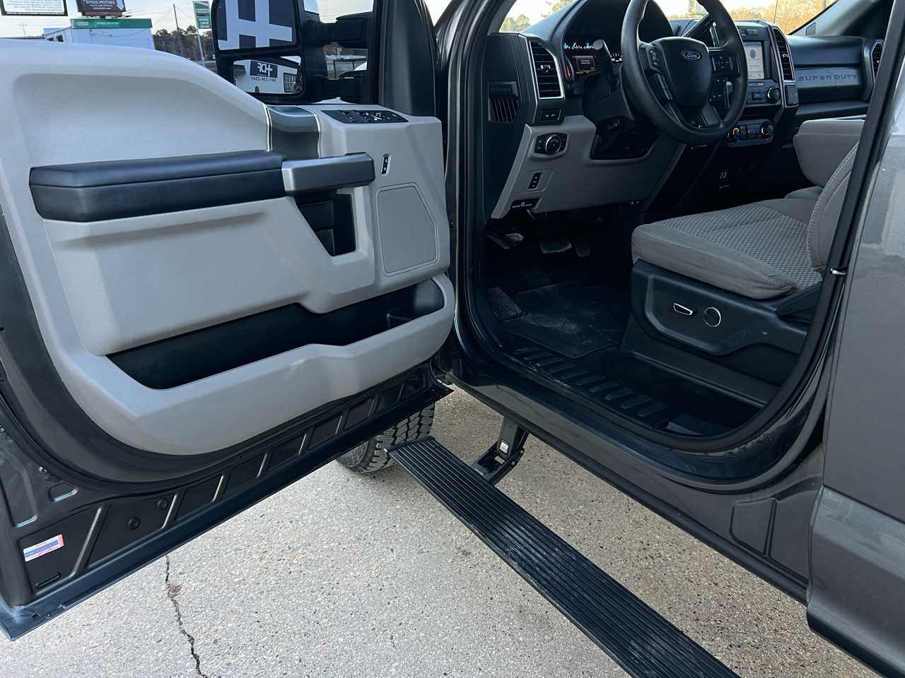 Ford Super Duty F-250 SRW XLT 4WD Crew Cab 6.75' Box 2017