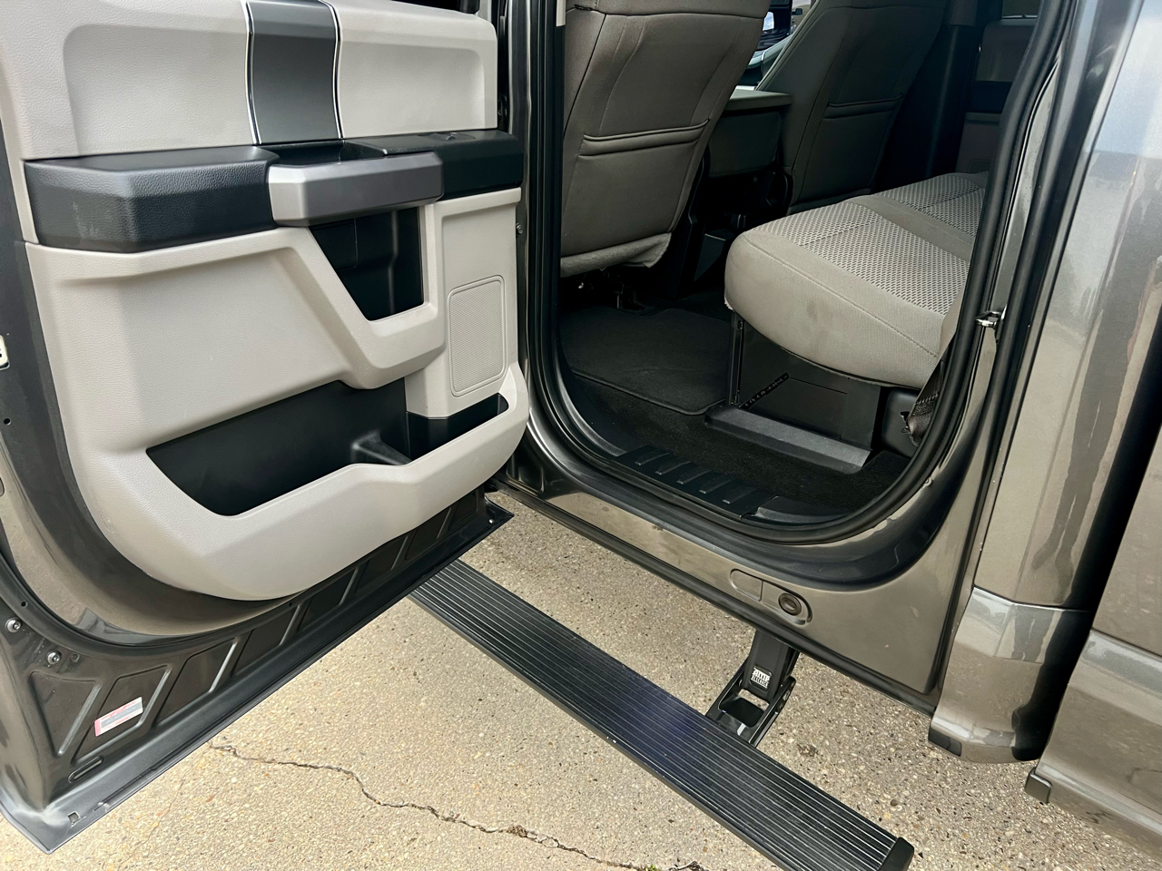 Ford Super Duty F-250 SRW XLT 4WD Crew Cab 6.75' Box 2017