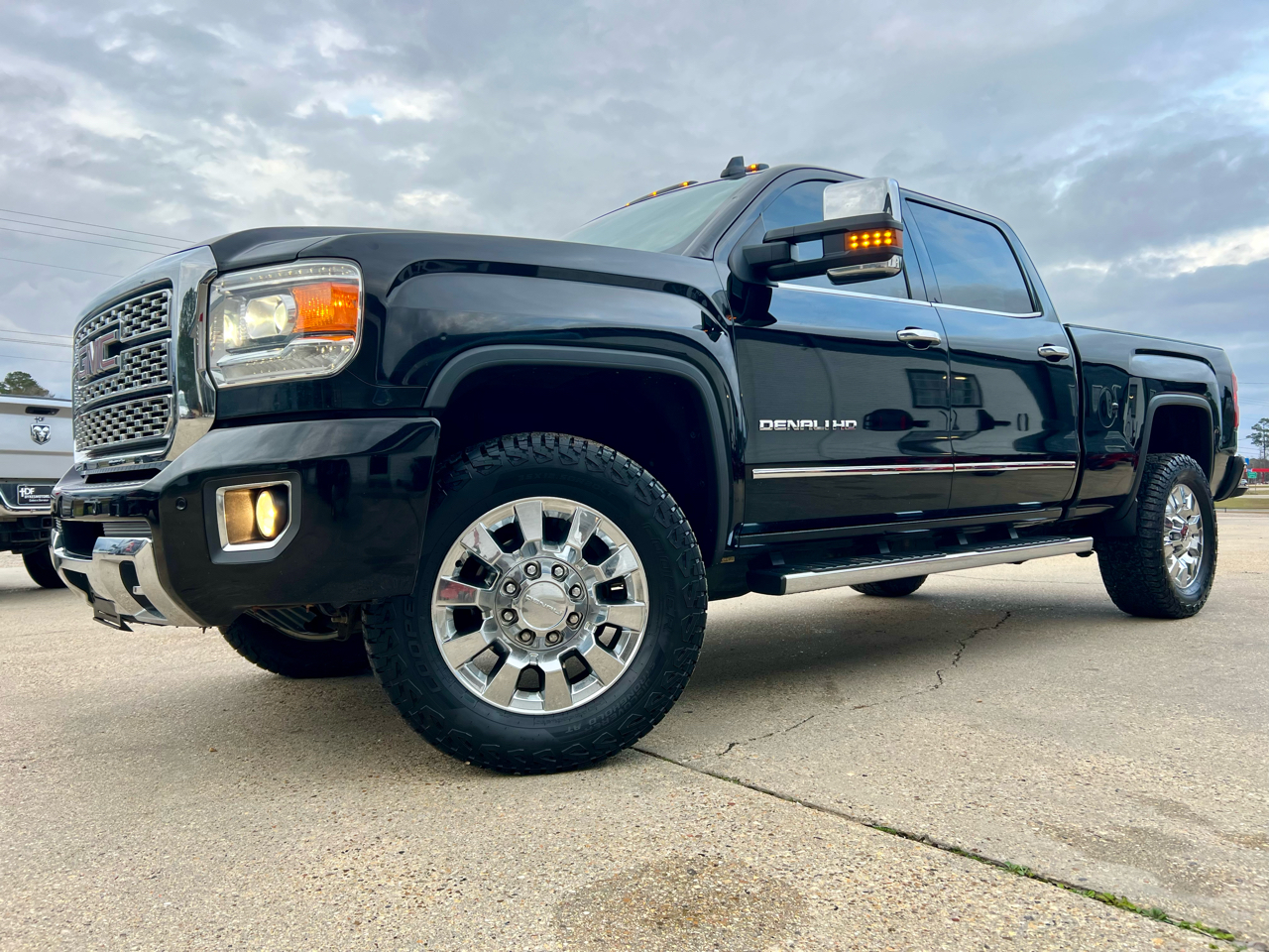 GMC Sierra 2500HD 4WD Crew Cab 153.7" Denali 2018