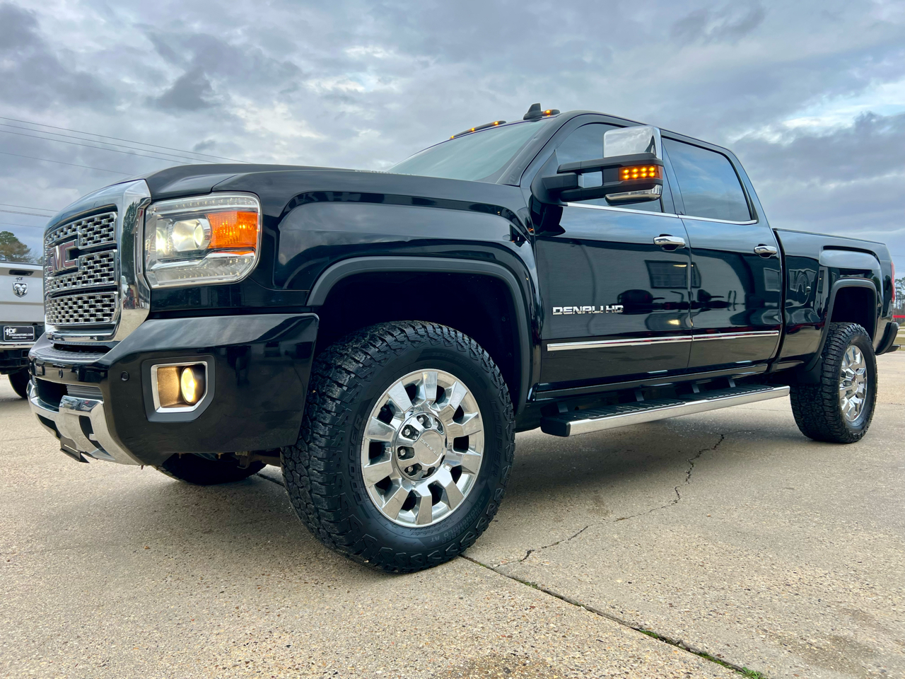 GMC Sierra 2500HD 4WD Crew Cab 153.7" Denali 2018