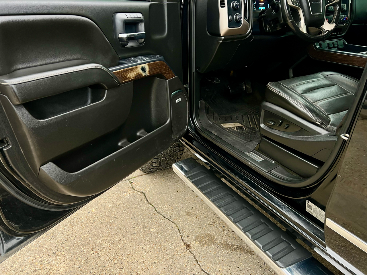 GMC Sierra 2500HD 4WD Crew Cab 153.7" Denali 2018