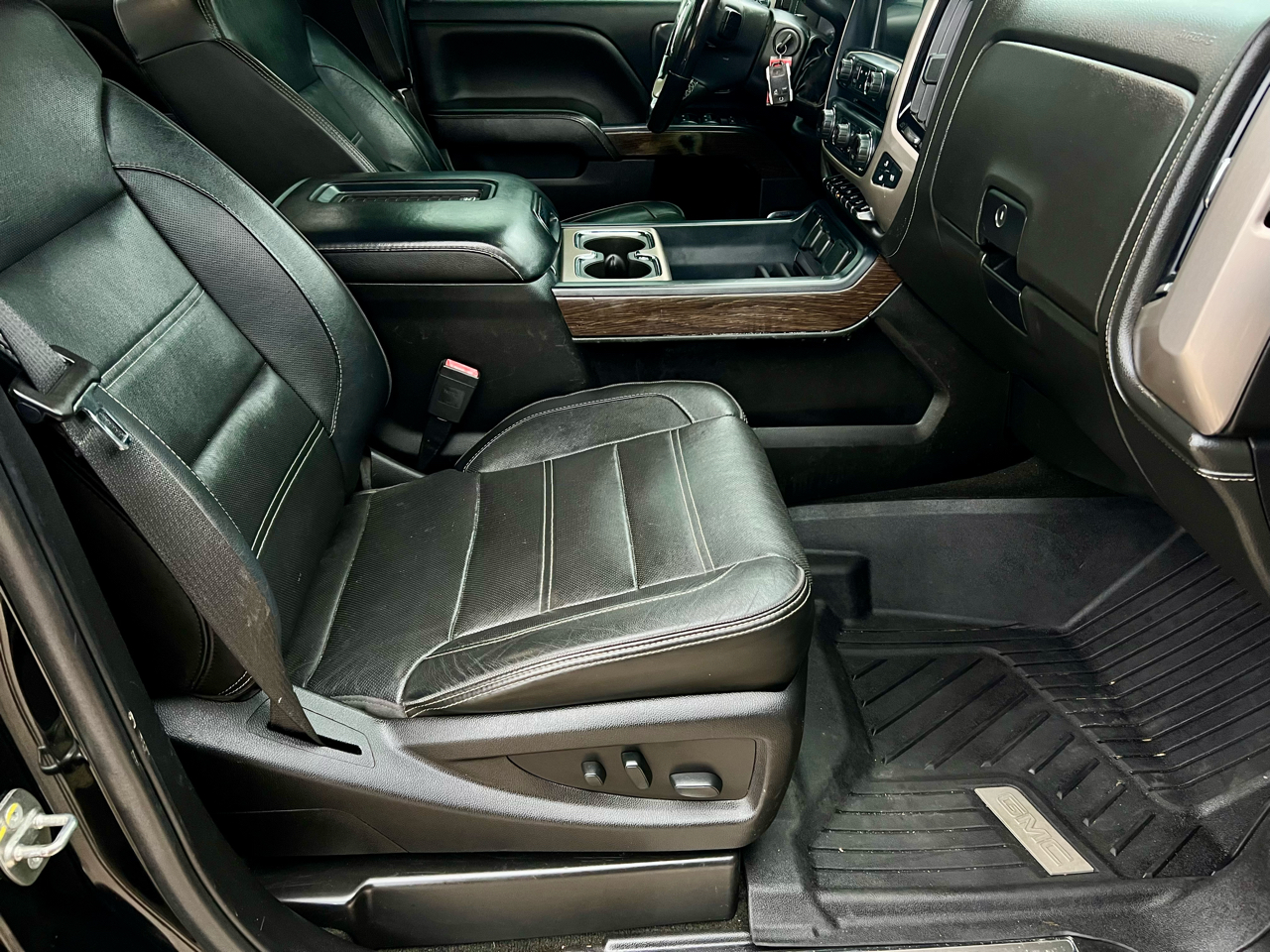 GMC Sierra 2500HD 4WD Crew Cab 153.7" Denali 2018