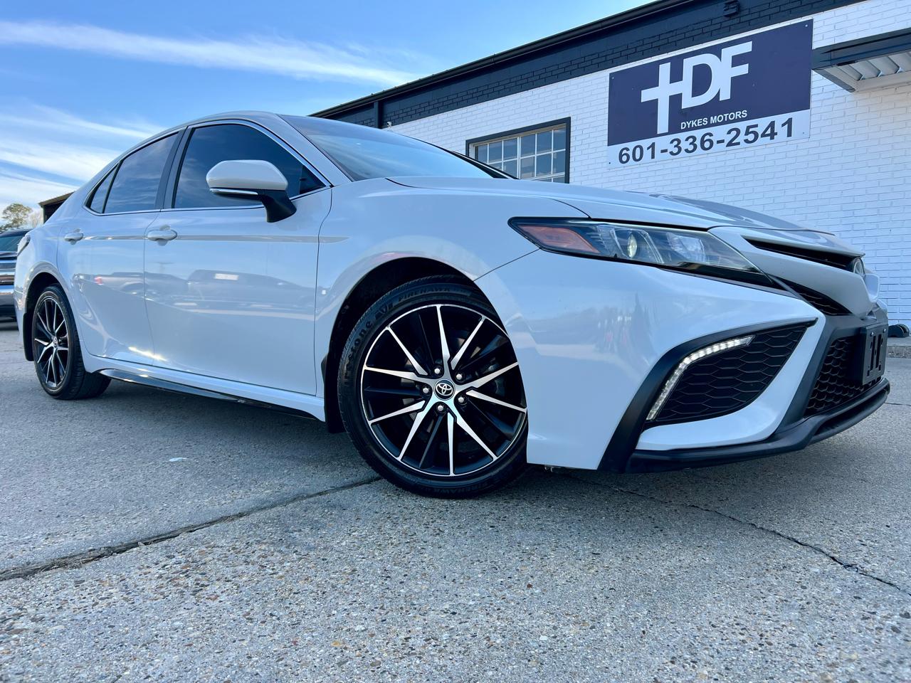 Toyota Camry SE 2022