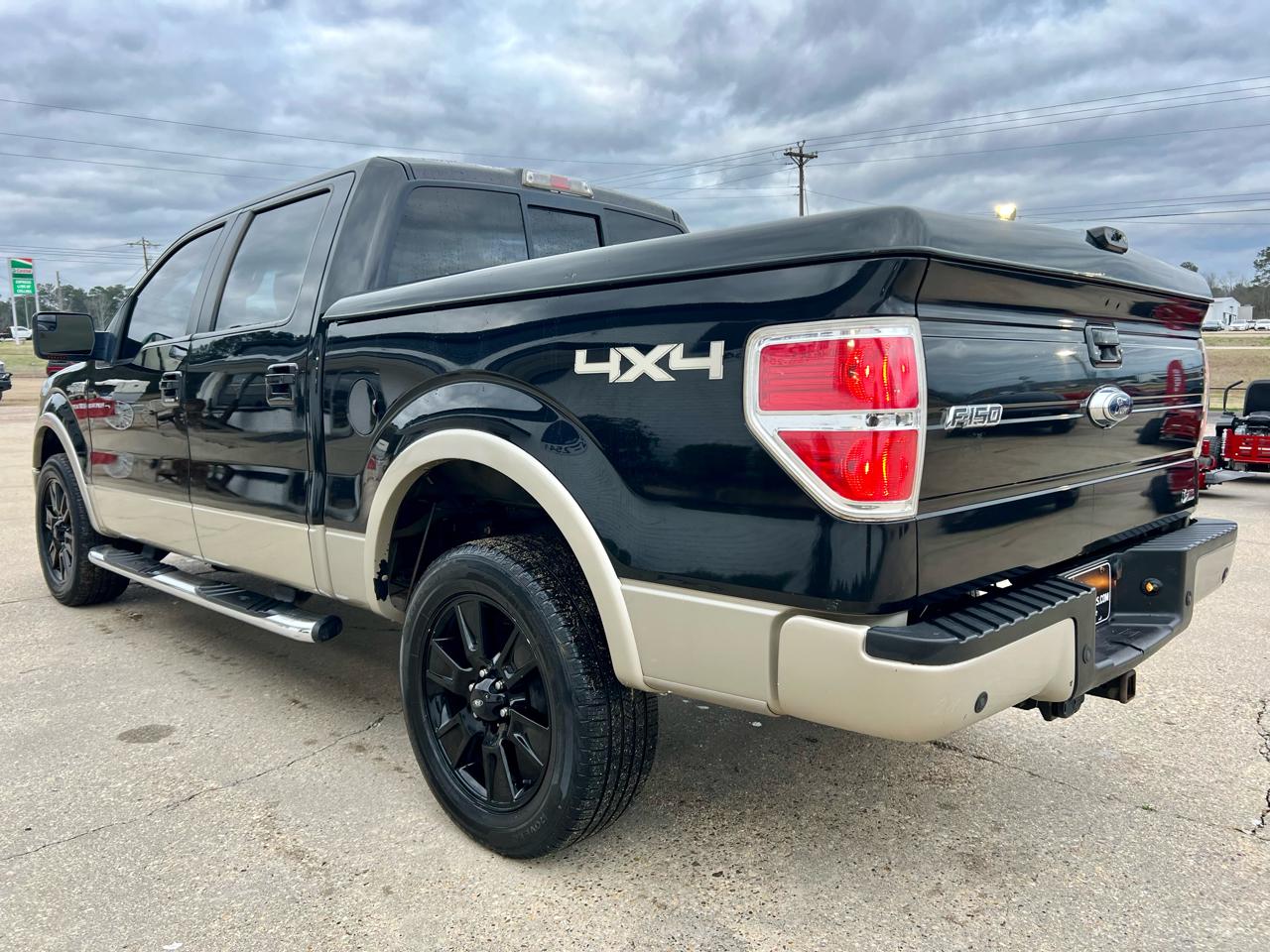 Ford F-150 4WD SuperCrew 145" Lariat 2010