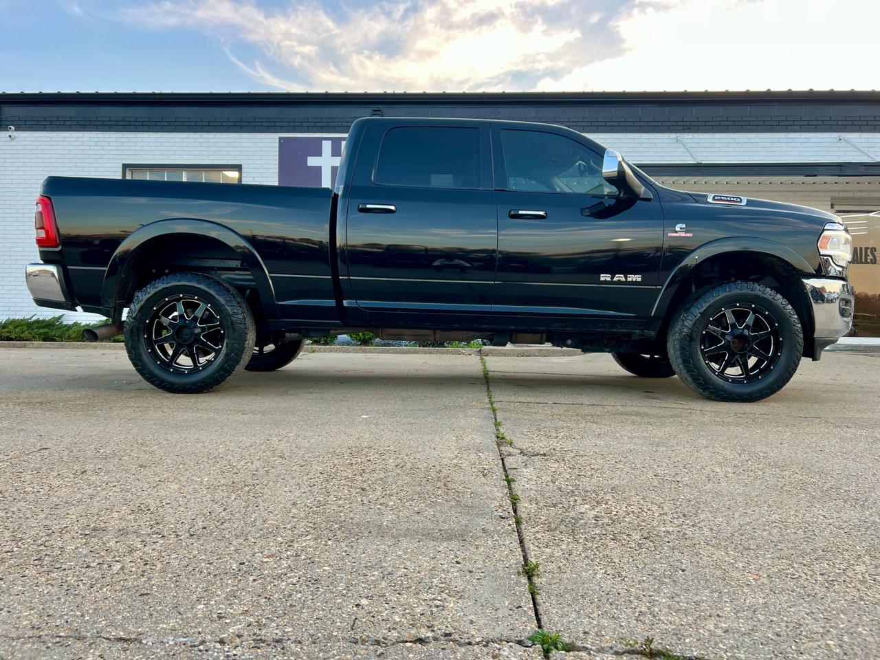 RAM 2500 Laramie 4x4 Crew Cab 6'4" Box 2021