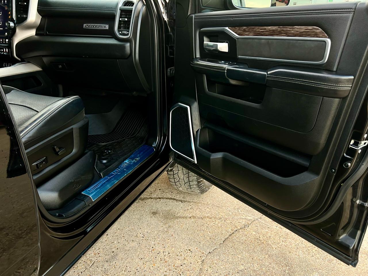 RAM 2500 Laramie 4x4 Crew Cab 6'4" Box 2021