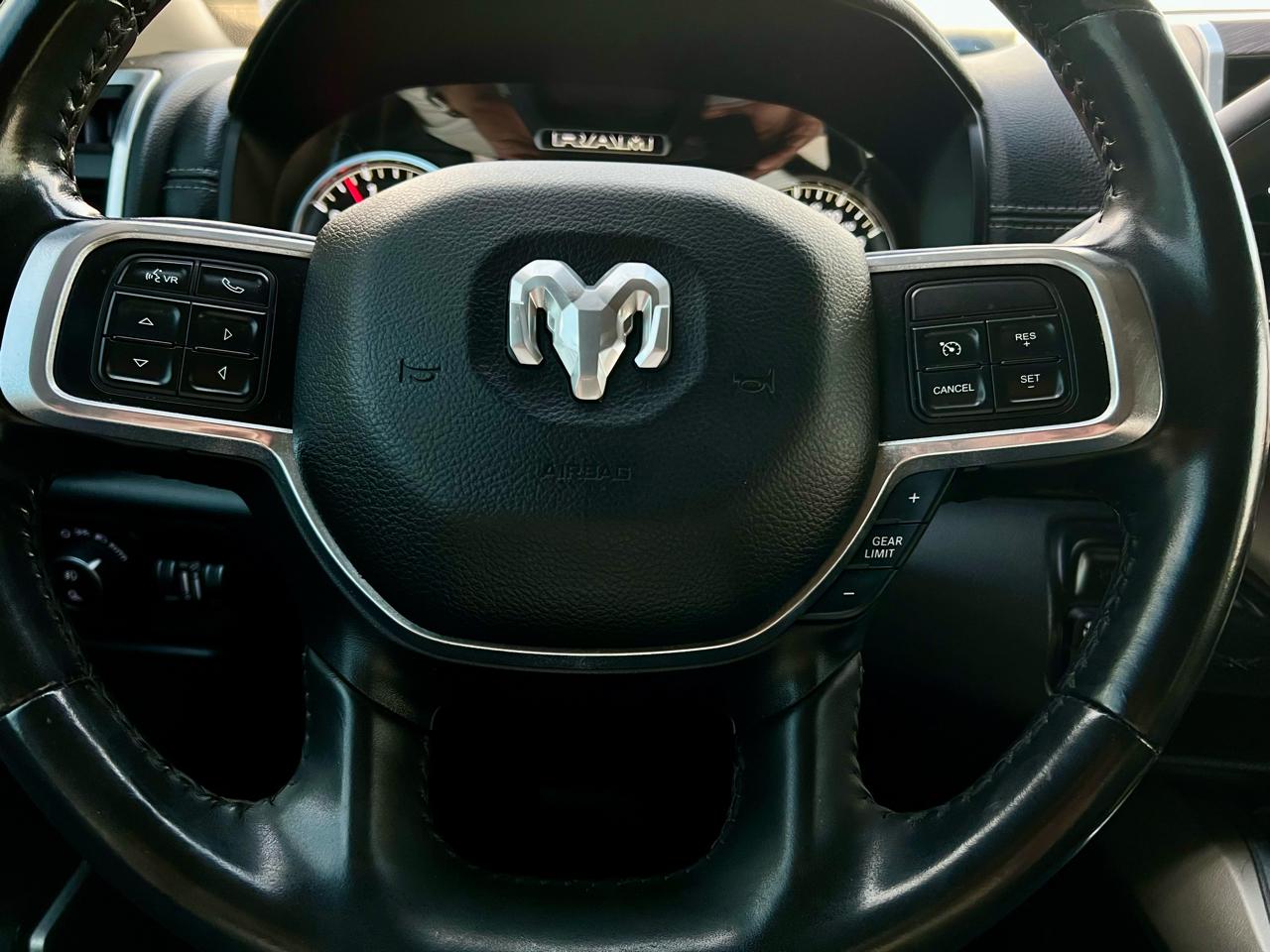 RAM 2500 Laramie 4x4 Crew Cab 6'4" Box 2021