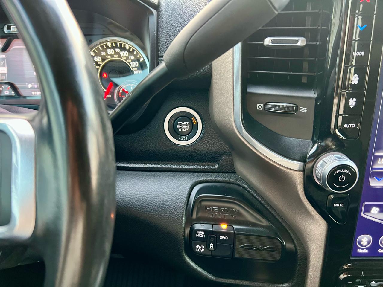 RAM 2500 Laramie 4x4 Crew Cab 6'4" Box 2021