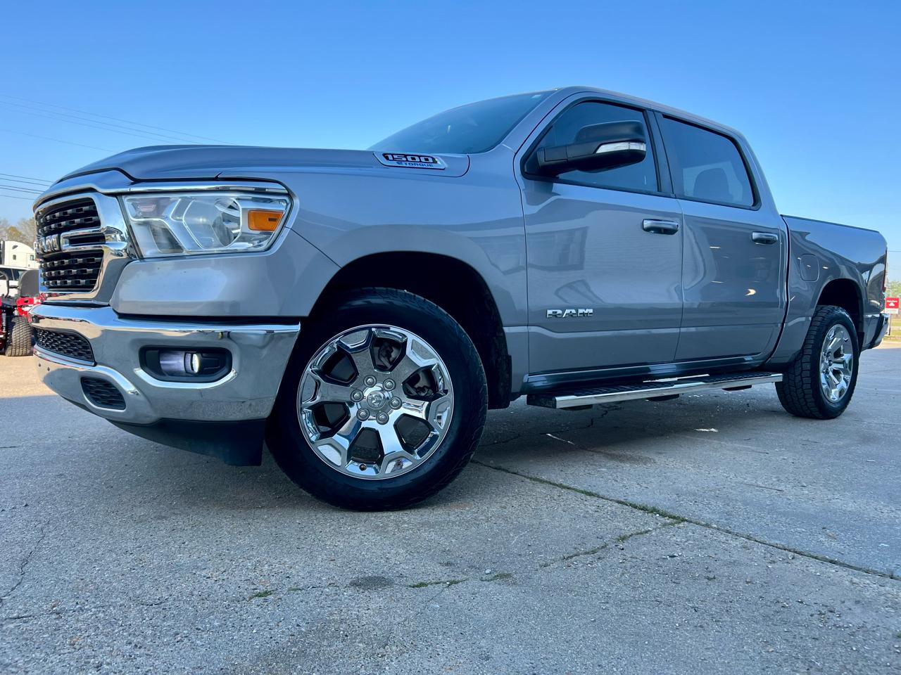 RAM 1500 Big Horn 4x4 Crew Cab 5'7" Box 2022