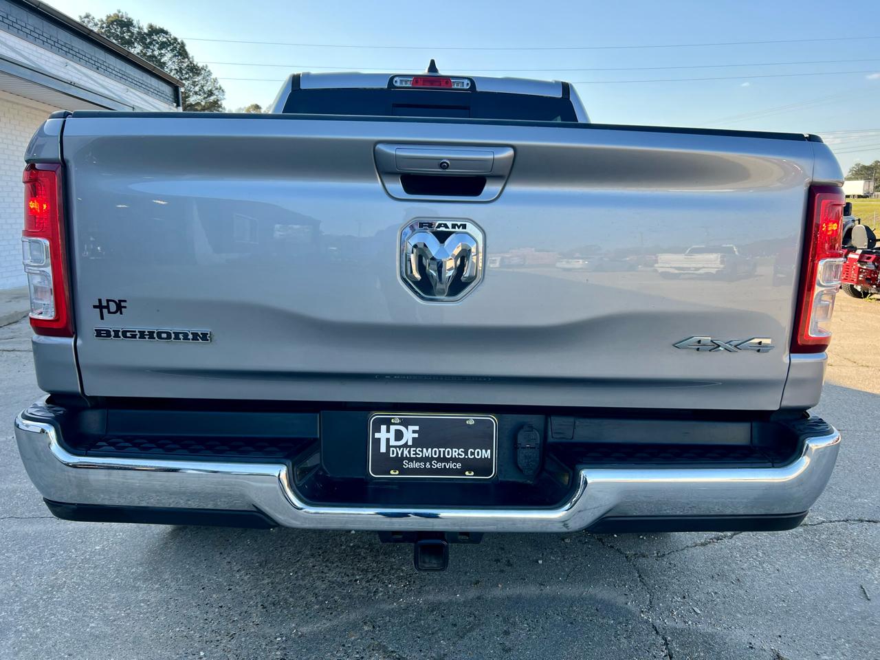 RAM 1500 Big Horn 4x4 Crew Cab 5'7" Box 2022