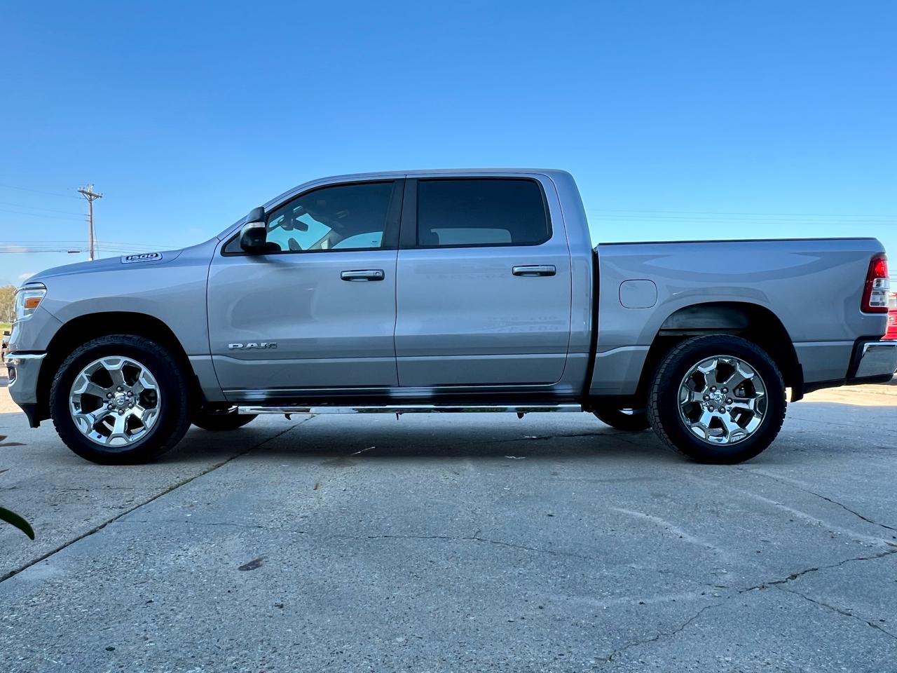 RAM 1500 Big Horn 4x4 Crew Cab 5'7" Box 2022