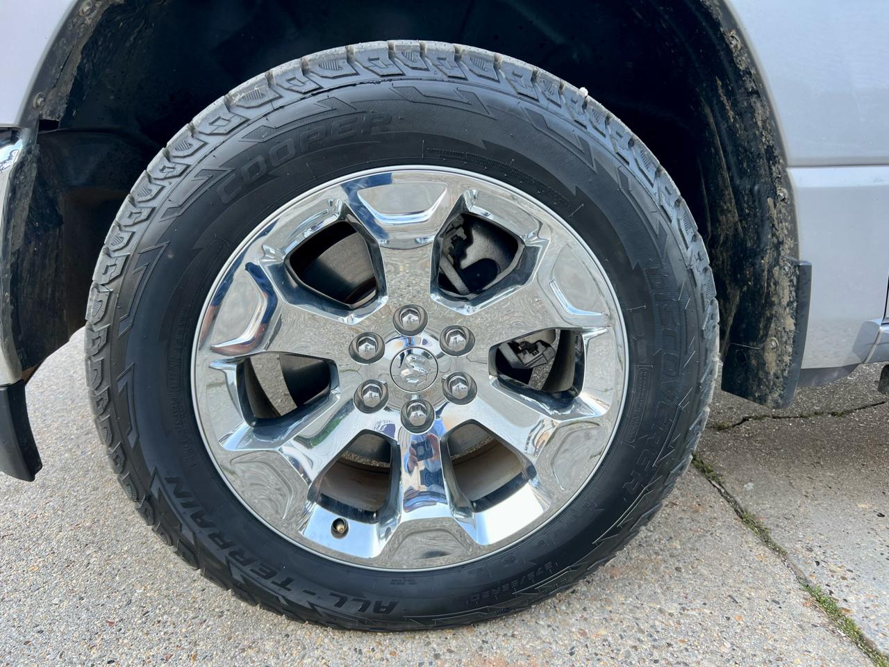 RAM 1500 Big Horn 4x4 Crew Cab 5'7" Box 2022