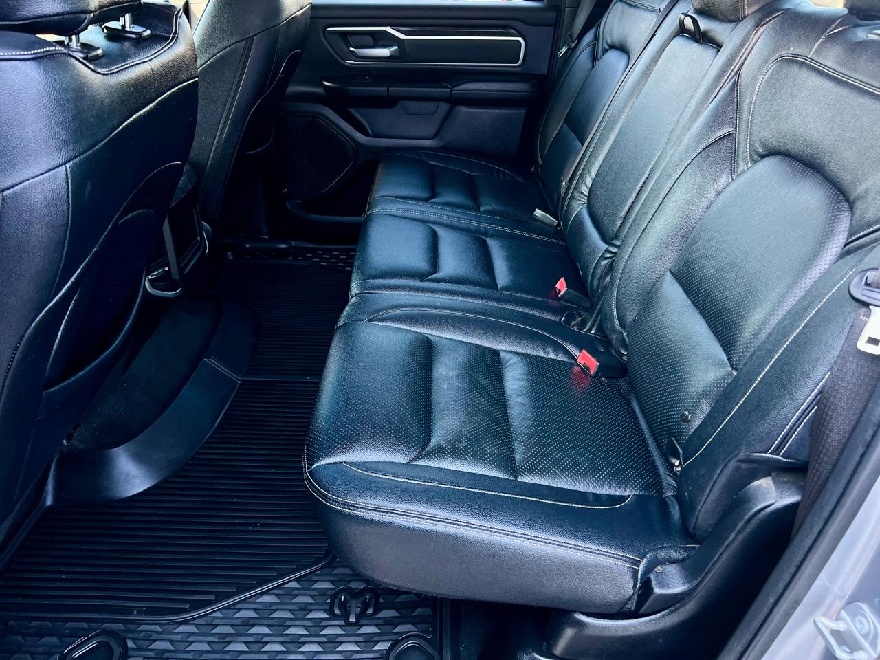 RAM 1500 Big Horn 4x4 Crew Cab 5'7" Box 2022