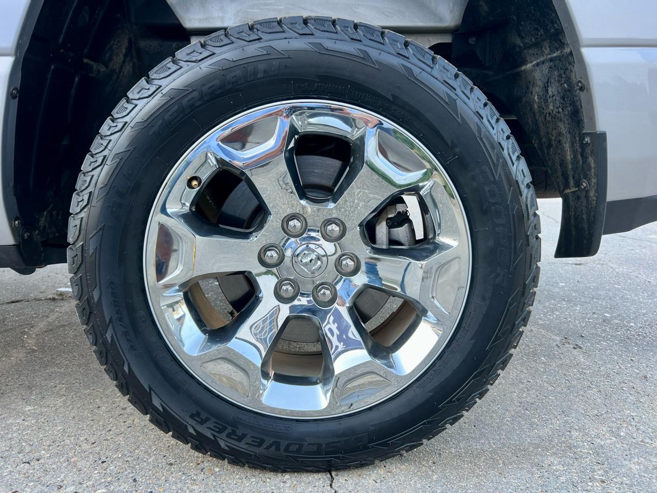 RAM 1500 Big Horn 4x4 Crew Cab 5'7" Box 2022