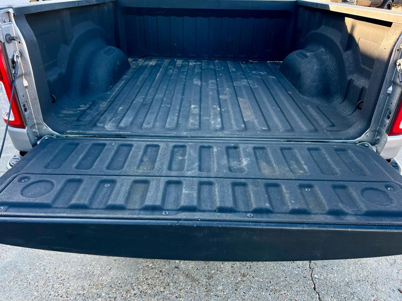 RAM 1500 Big Horn 4x4 Crew Cab 5'7" Box 2022