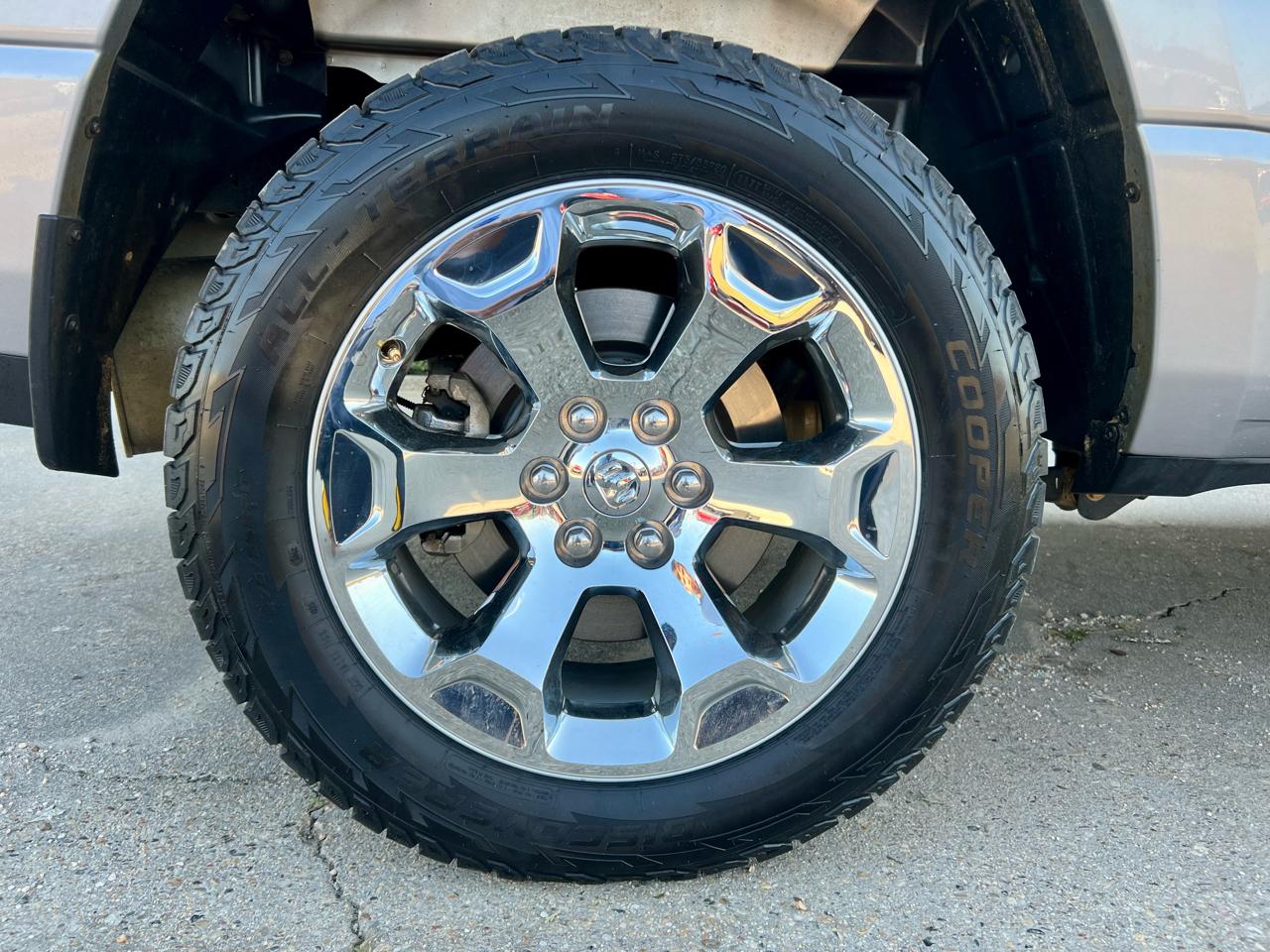 RAM 1500 Big Horn 4x4 Crew Cab 5'7" Box 2022