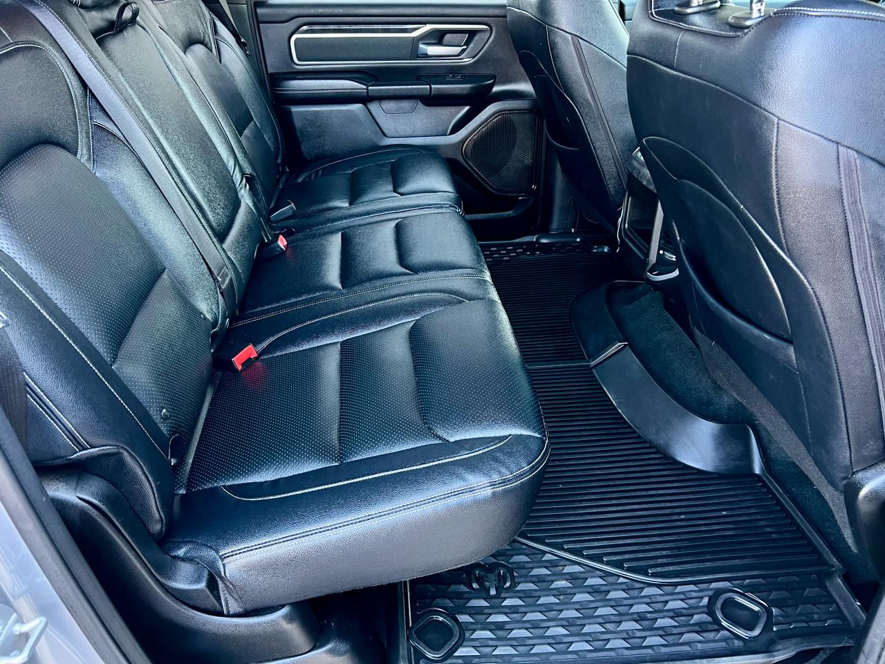 RAM 1500 Big Horn 4x4 Crew Cab 5'7" Box 2022