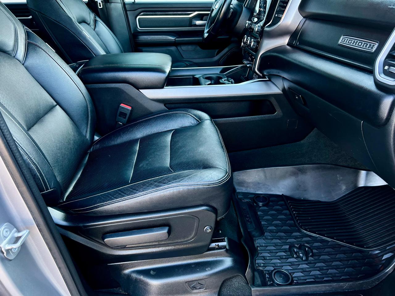 RAM 1500 Big Horn 4x4 Crew Cab 5'7" Box 2022