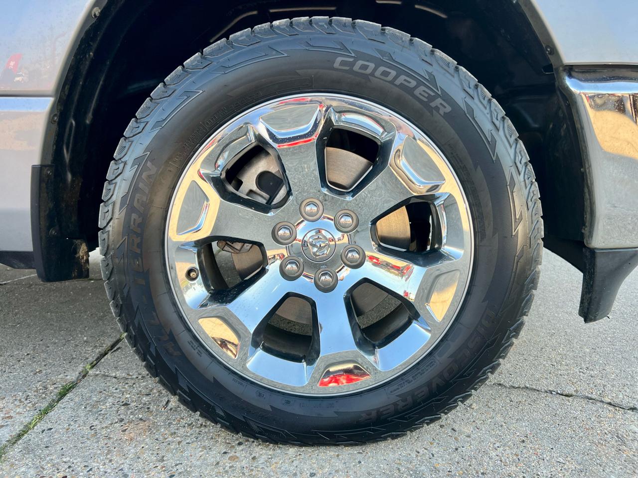 RAM 1500 Big Horn 4x4 Crew Cab 5'7" Box 2022