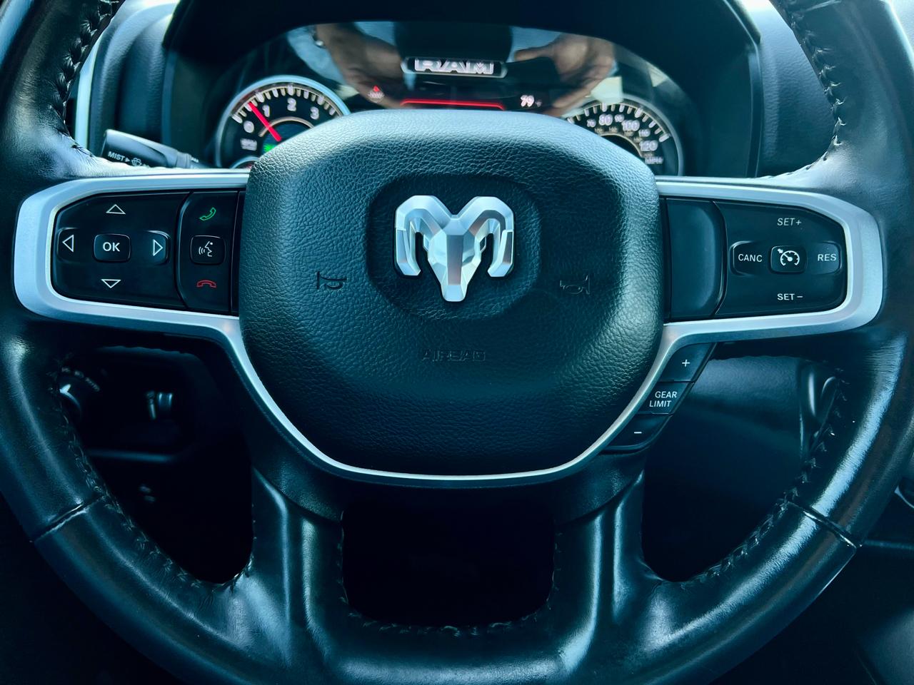 RAM 1500 Big Horn 4x4 Crew Cab 5'7" Box 2022