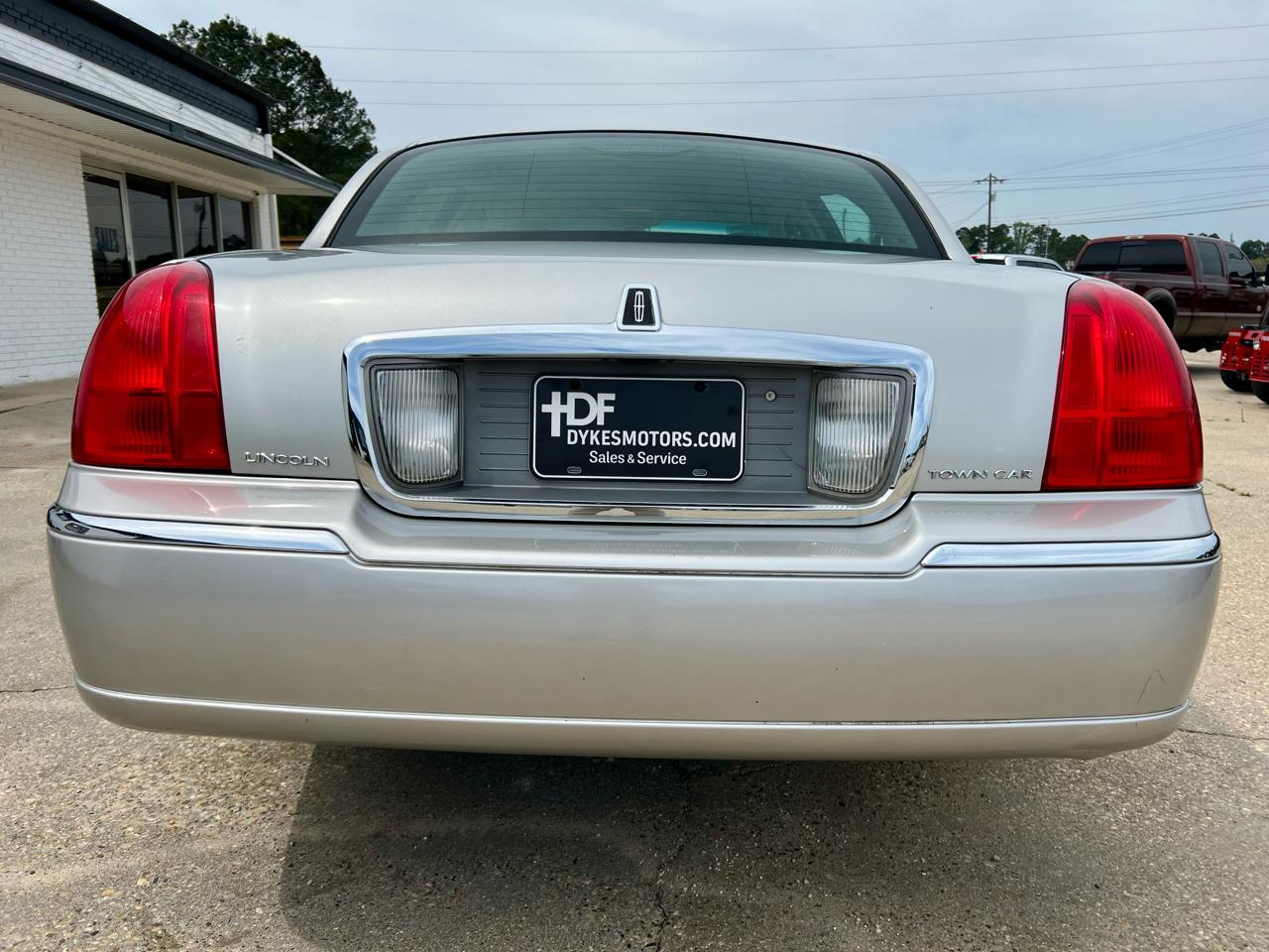 Lincoln Town Car 4dr Sdn Executive 2003