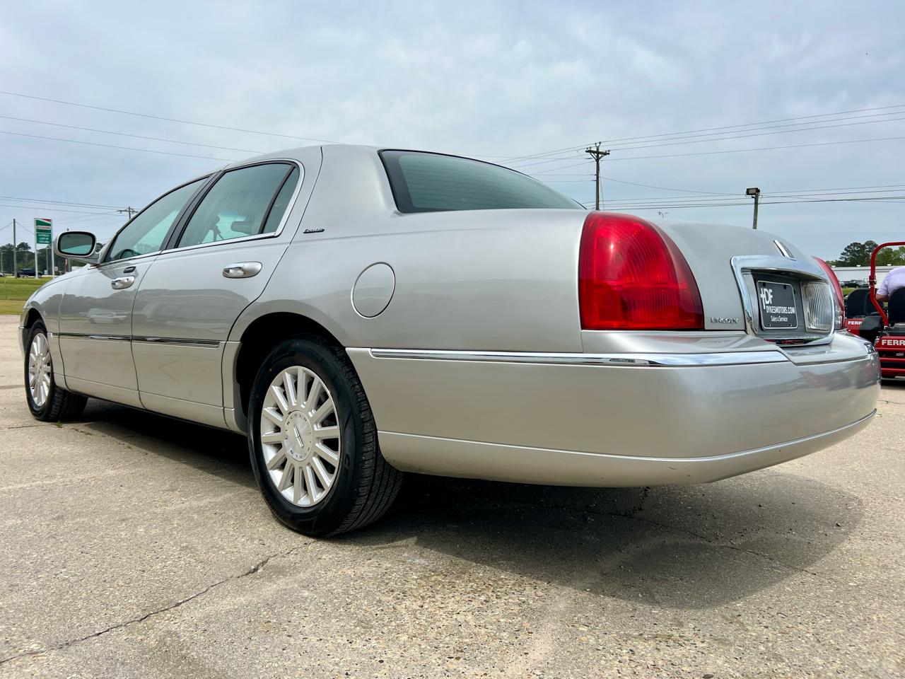 Lincoln Town Car 4dr Sdn Executive 2003