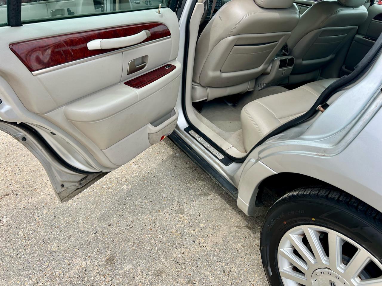 Lincoln Town Car 4dr Sdn Executive 2003
