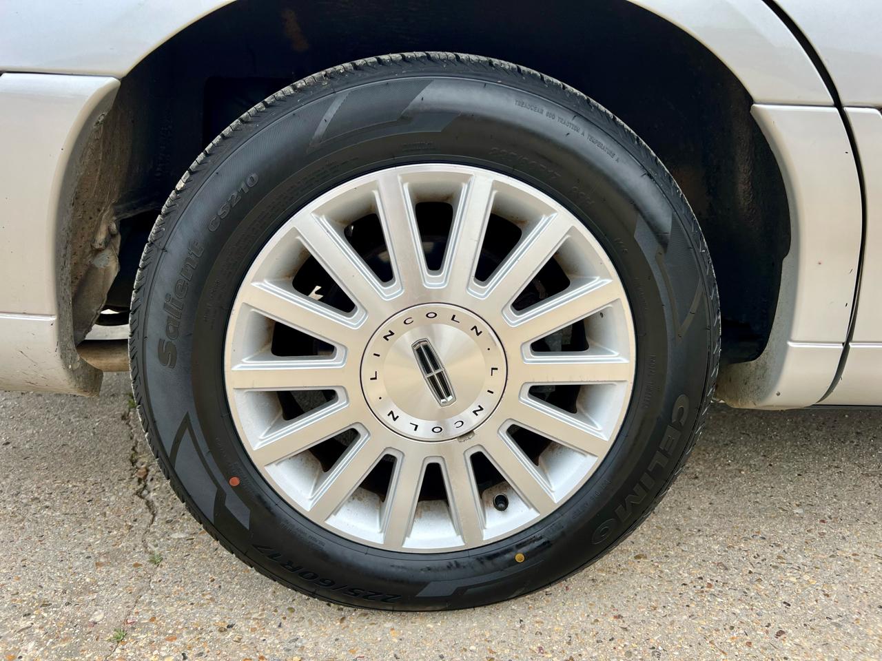 Lincoln Town Car 4dr Sdn Executive 2003